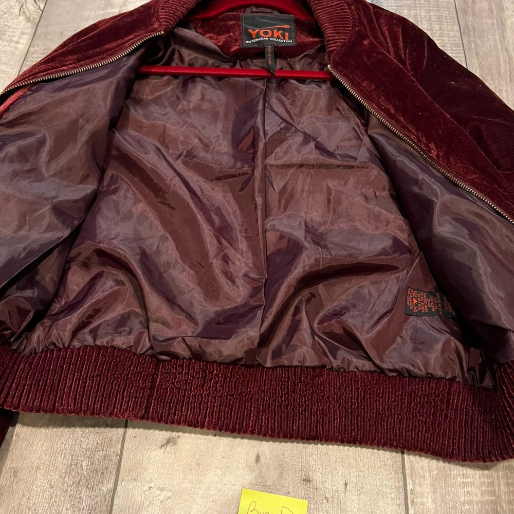 Burgundy velvet bomber jacket with embroidered rose Bin d - Picture 4 of 11